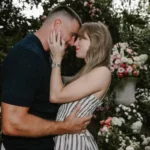 Taylor Swift e Travis Kelce podem surpreender com cerimônia fora dos padrões, apontam rumores